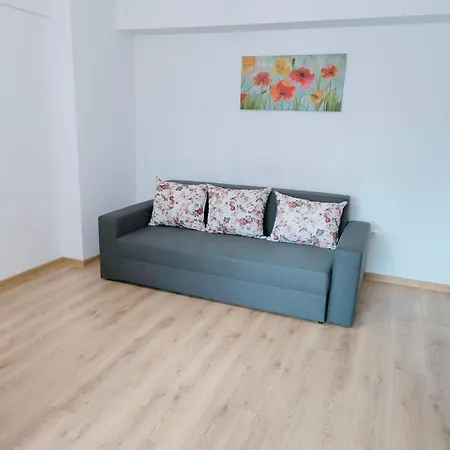 Elegant Apartment *